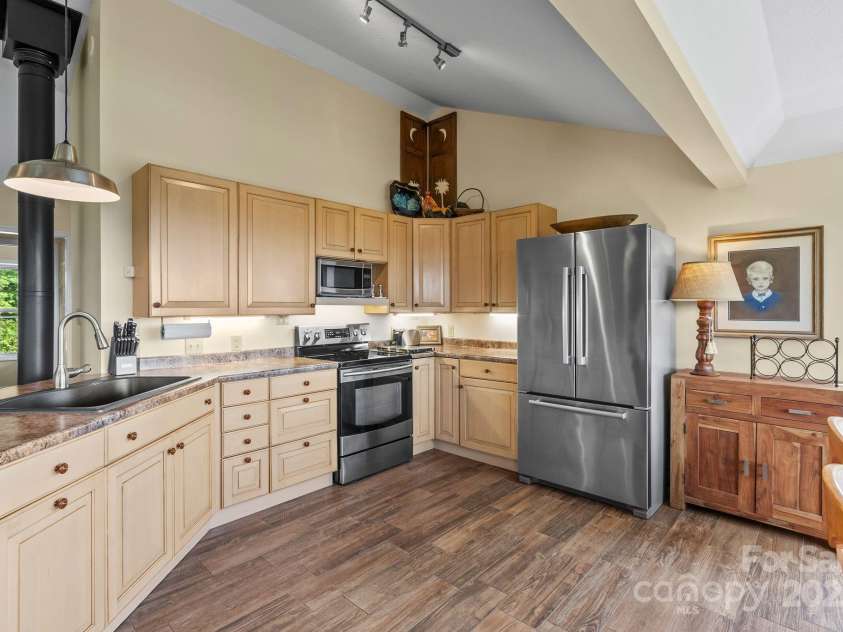 1045 & 1047 Graham Road, Marshall, NC 28753.  MLS# CAR4280943, YatesRealty ID 121. Spacious kitchen