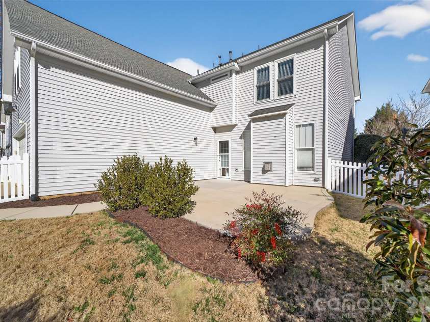 15725 Chipping Drive, Huntersville, NC 28078.  MLS# CAR4335017, YatesRealty ID 1210. 