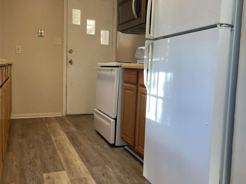 621 A,B,C & 623 Price Road, Hendersonville, NC 28739.  MLS# CAR4246708, YatesRealty ID 1210. 