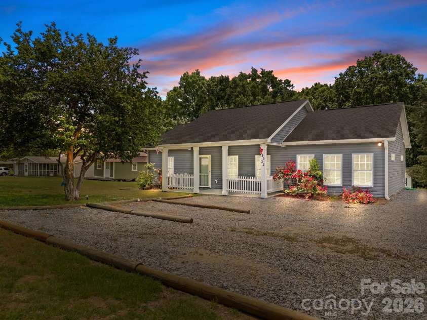14532 Rocky River Road, Davidson, NC 28036.  MLS# CAR4370083, YatesRealty ID 12100. 