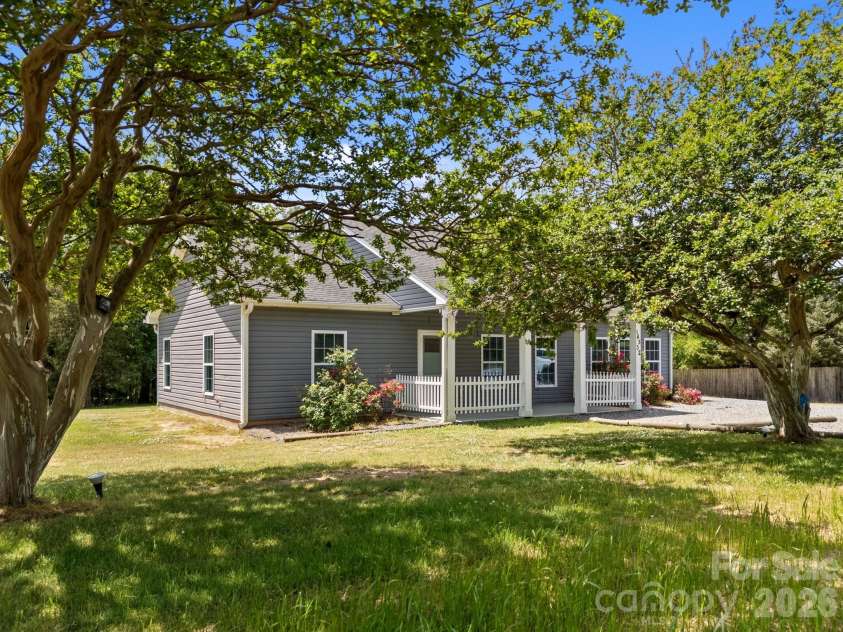 14532 Rocky River Road, Davidson, NC 28036.  MLS# CAR4370083, YatesRealty ID 12100. 