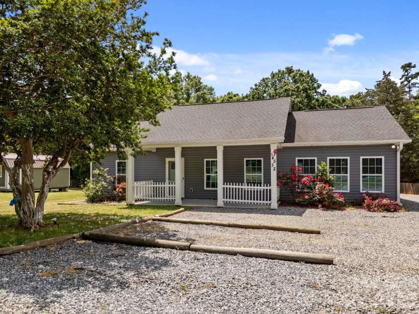 14532 Rocky River Road, Davidson, NC 28036.  MLS# CAR4370083, YatesRealty ID 12100. 