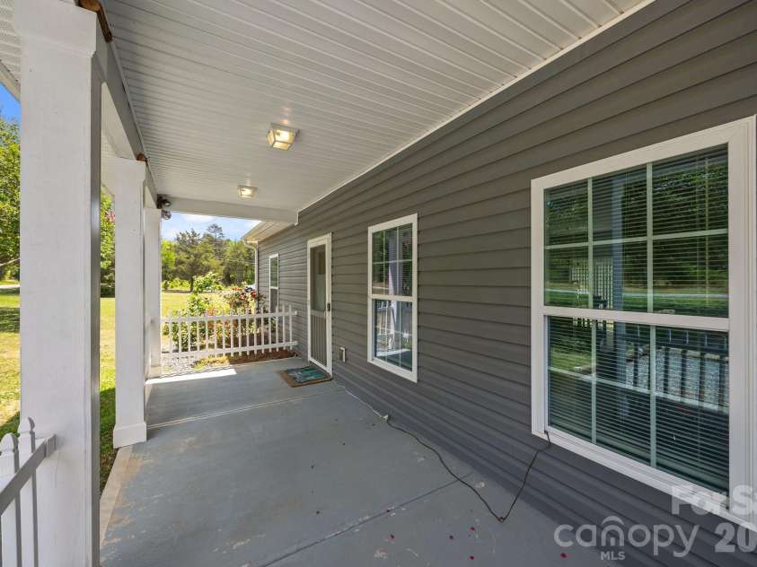 14532 Rocky River Road, Davidson, NC 28036.  MLS# CAR4370083, YatesRealty ID 12100. 