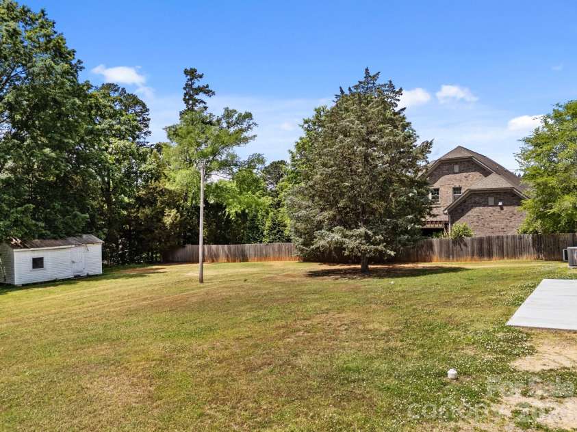 14532 Rocky River Road, Davidson, NC 28036.  MLS# CAR4370083, YatesRealty ID 12100. 