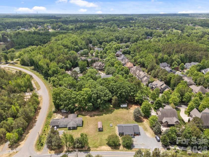 14532 Rocky River Road, Davidson, NC 28036.  MLS# CAR4370083, YatesRealty ID 12100. 