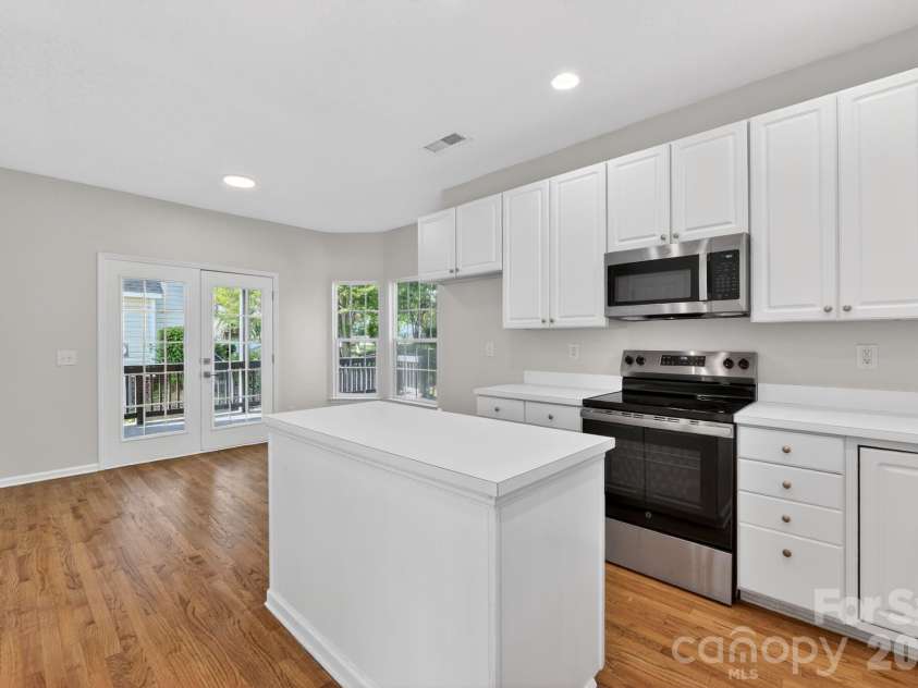 5107 Bentgrass Run Drive, Charlotte, NC 28269.  MLS# CAR4369528, YatesRealty ID 12101. 