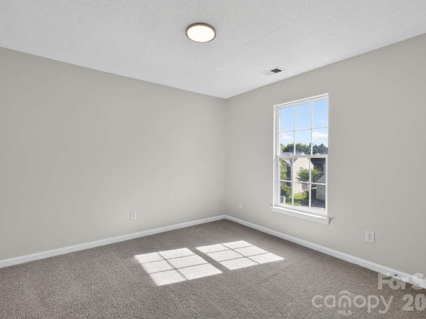 5107 Bentgrass Run Drive, Charlotte, NC 28269.  MLS# CAR4369528, YatesRealty ID 12101. 