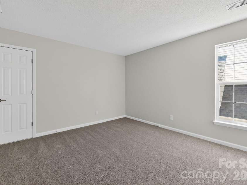 5107 Bentgrass Run Drive, Charlotte, NC 28269.  MLS# CAR4369528, YatesRealty ID 12101. 