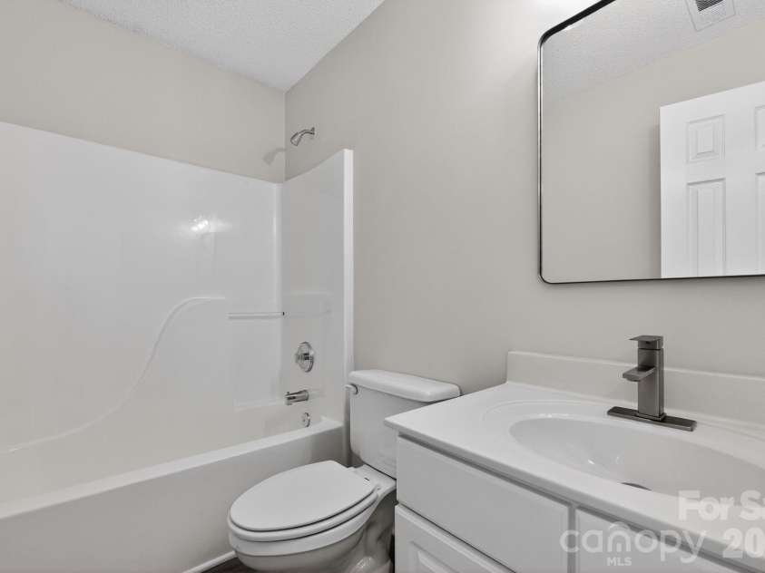 5107 Bentgrass Run Drive, Charlotte, NC 28269.  MLS# CAR4369528, YatesRealty ID 12101. 