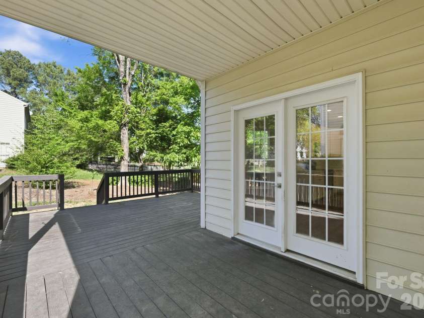 5107 Bentgrass Run Drive, Charlotte, NC 28269.  MLS# CAR4369528, YatesRealty ID 12101. 