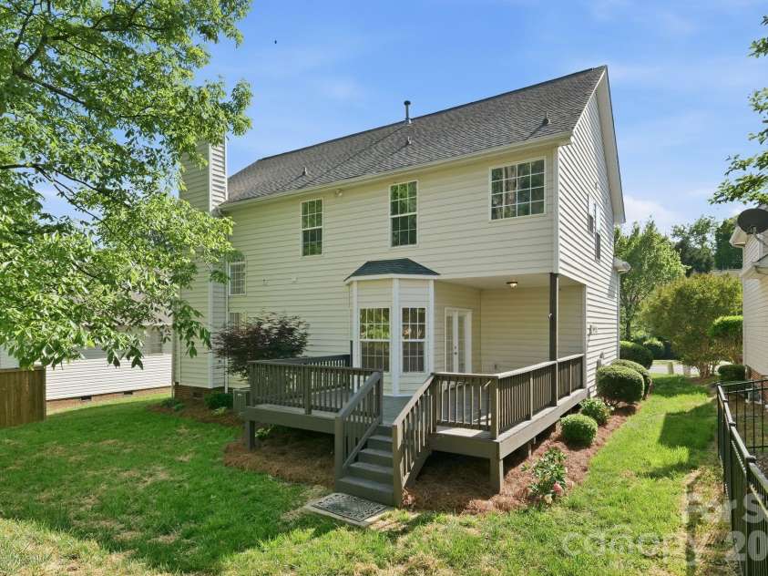 5107 Bentgrass Run Drive, Charlotte, NC 28269.  MLS# CAR4369528, YatesRealty ID 12101. 