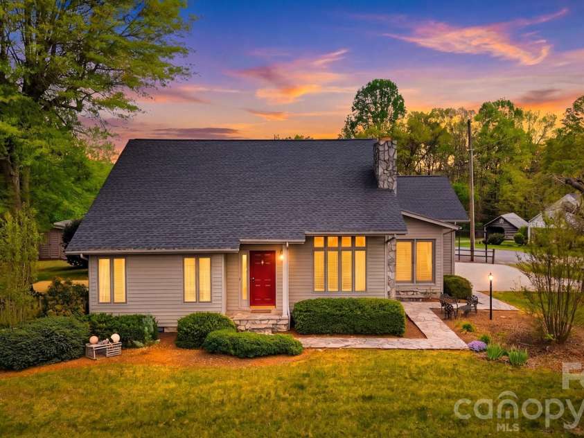 192 Reese Loop, Taylorsville, NC 28681.  MLS# CAR4408224, YatesRealty ID 12102. 