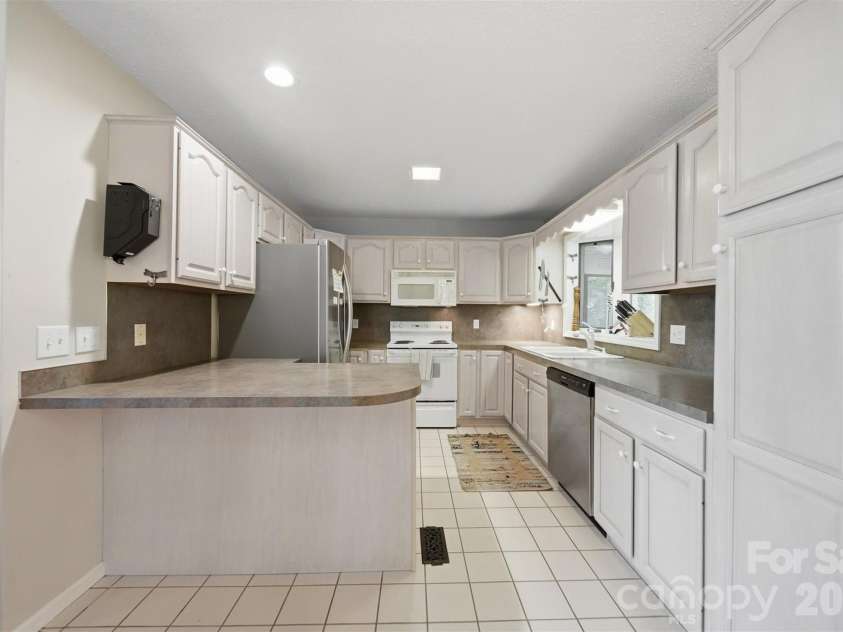 192 Reese Loop, Taylorsville, NC 28681.  MLS# CAR4408224, YatesRealty ID 12102. 