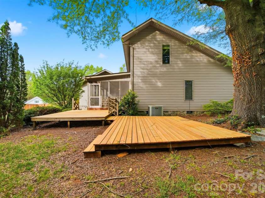 192 Reese Loop, Taylorsville, NC 28681.  MLS# CAR4408224, YatesRealty ID 12102. 