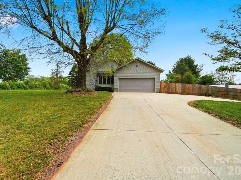 192 Reese Loop, Taylorsville, NC 28681.  MLS# CAR4408224, YatesRealty ID 12102. 