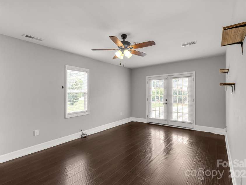 9916 Meadowmead Court, Charlotte, NC 28273.  MLS# CAR4251575, YatesRealty ID 12102. Flex Space/Bonus Room
