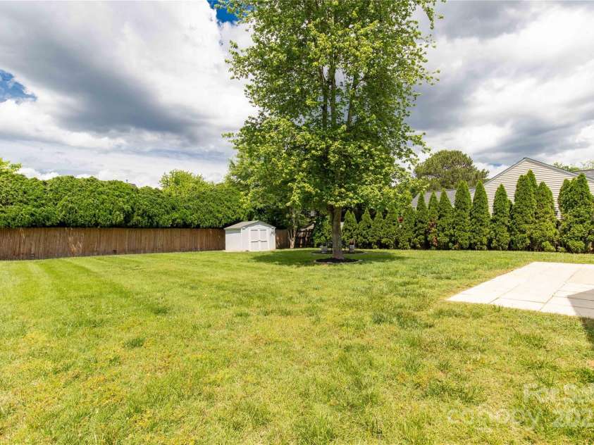 9916 Meadowmead Court, Charlotte, NC 28273.  MLS# CAR4251575, YatesRealty ID 12102. Tree lined in back