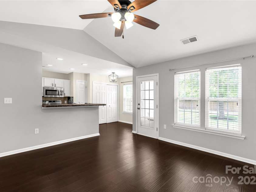 9916 Meadowmead Court, Charlotte, NC 28273.  MLS# CAR4251575, YatesRealty ID 12102. Windows Galore!