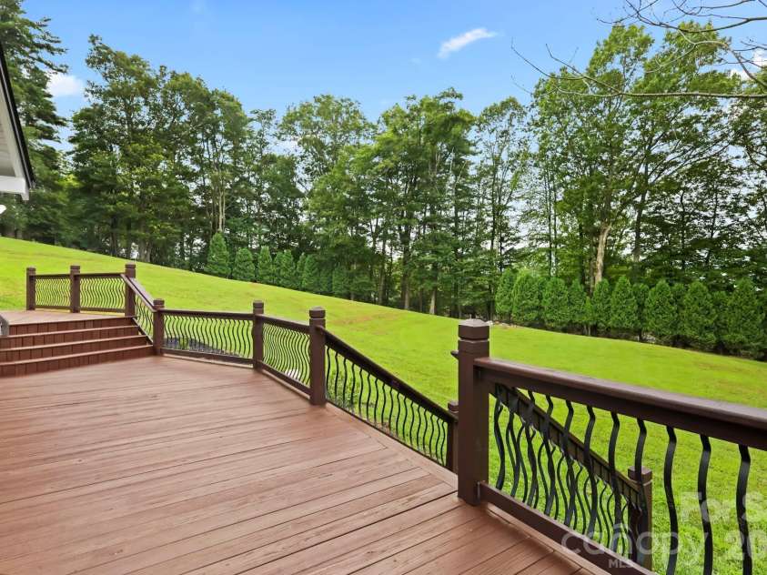140 Wilson Ridge Road, Boone, NC 28607.  MLS# CAR4368522, YatesRealty ID 12103. 