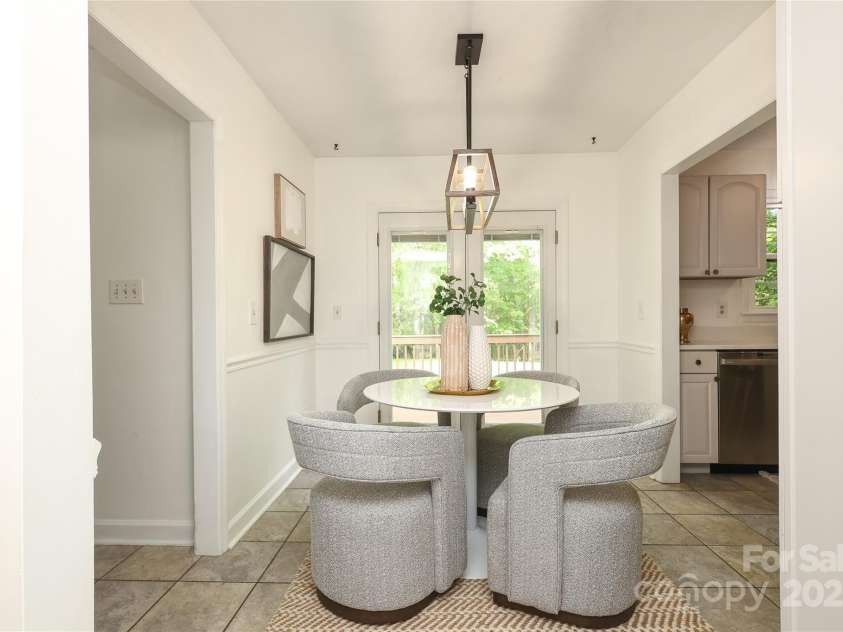 2413 Bergen Court, Charlotte, NC 28210.  MLS# CAR4244644, YatesRealty ID 12103. 
