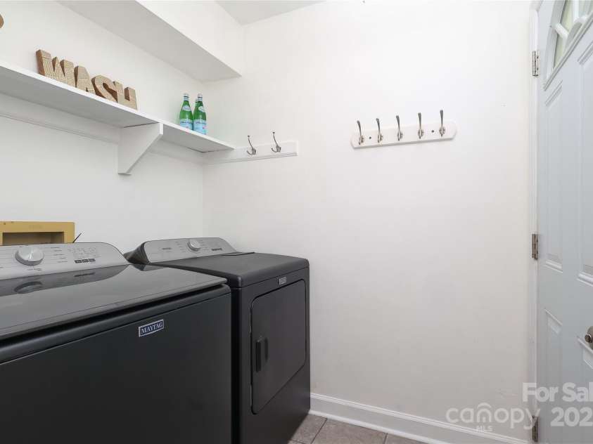 2413 Bergen Court, Charlotte, NC 28210.  MLS# CAR4244644, YatesRealty ID 12103. 