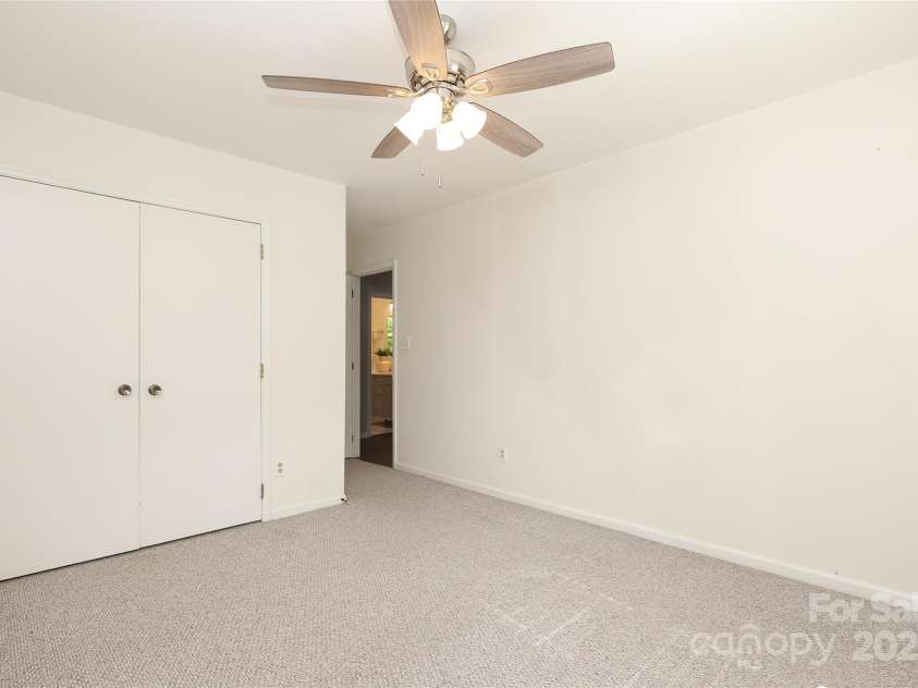 2413 Bergen Court, Charlotte, NC 28210.  MLS# CAR4244644, YatesRealty ID 12103. 