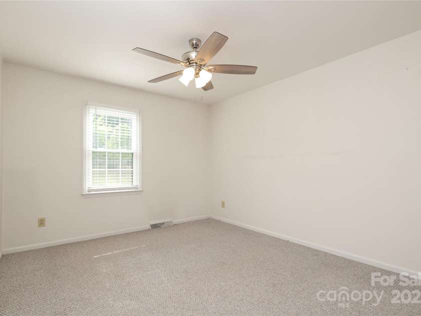 2413 Bergen Court, Charlotte, NC 28210.  MLS# CAR4244644, YatesRealty ID 12103. 