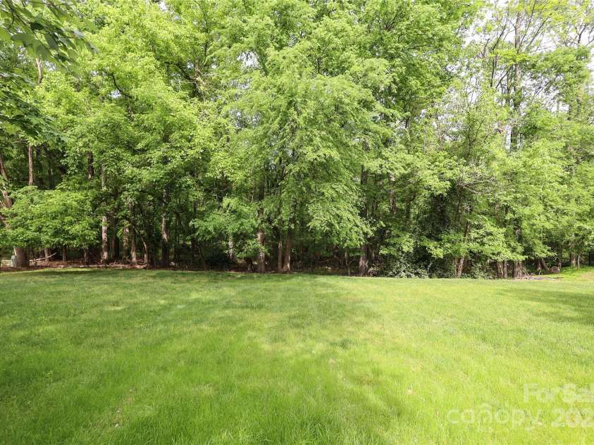 2413 Bergen Court, Charlotte, NC 28210.  MLS# CAR4244644, YatesRealty ID 12103. 