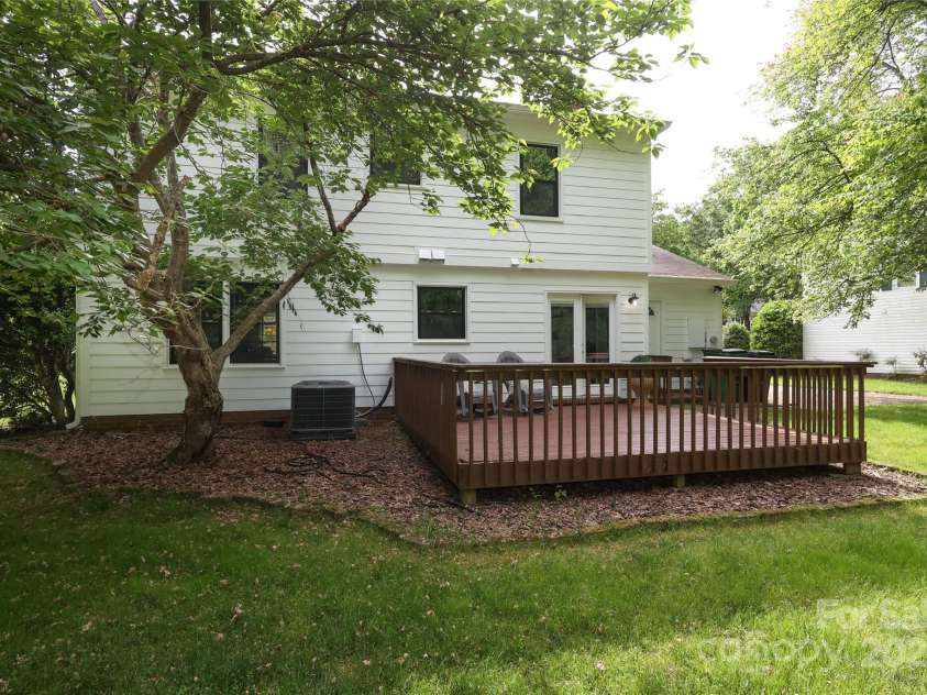 2413 Bergen Court, Charlotte, NC 28210.  MLS# CAR4244644, YatesRealty ID 12103. 
