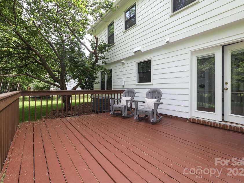 2413 Bergen Court, Charlotte, NC 28210.  MLS# CAR4244644, YatesRealty ID 12103. 