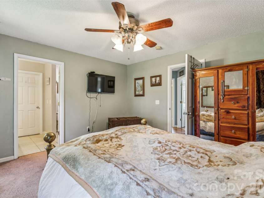 4 Miss Julia Way, Granite Falls, NC 28630.  MLS# CAR4369022, YatesRealty ID 12104. Primary Suite