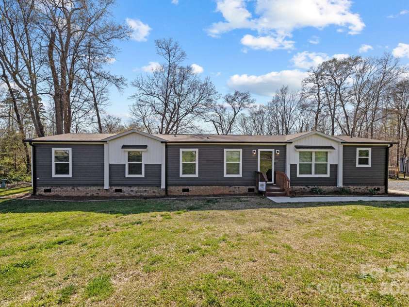 119 Old Hearth Road, Clover, SC 29710.  MLS# CAR4239358, YatesRealty ID 12105. 