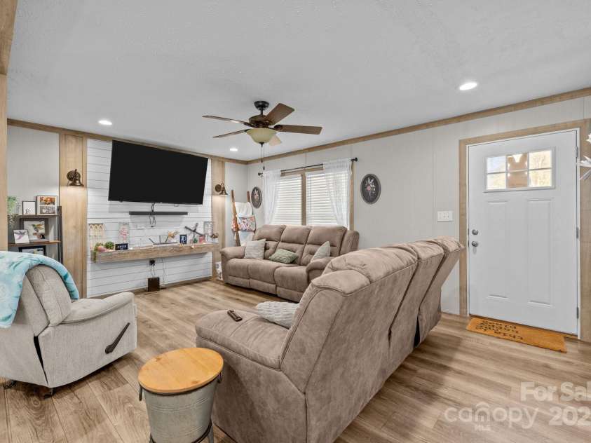 119 Old Hearth Road, Clover, SC 29710.  MLS# CAR4239358, YatesRealty ID 12105. 