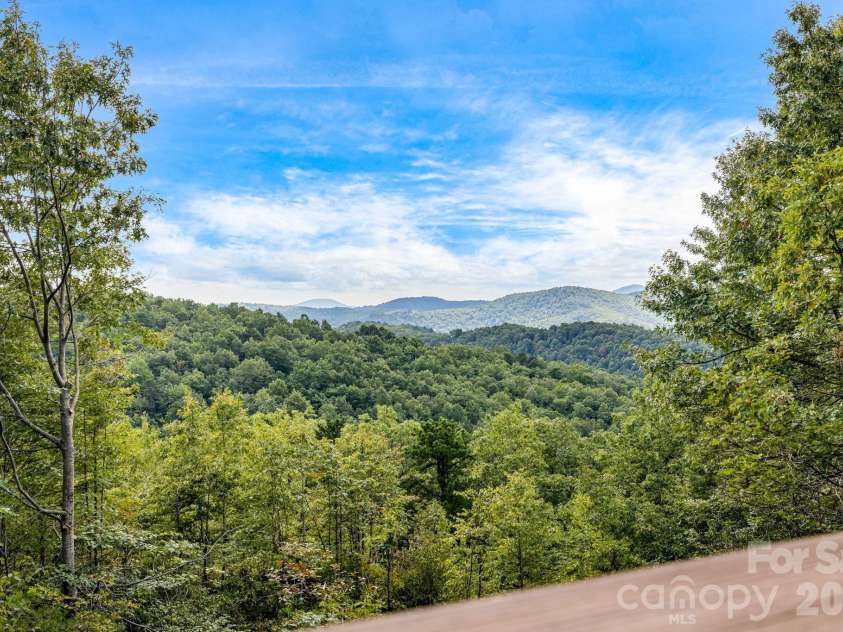 55 Glade Lane, Black Mountain, NC 28711.  MLS# CAR4369029, YatesRealty ID 12105. Big Mountain Views