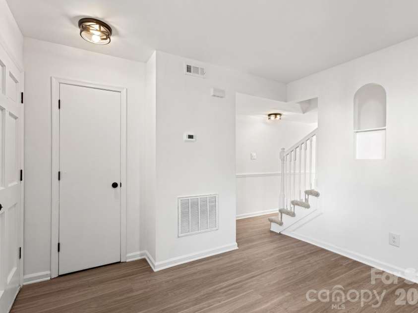 8517 Castle Pine Court, Charlotte, NC 28226.  MLS# CAR4369811, YatesRealty ID 12106. 