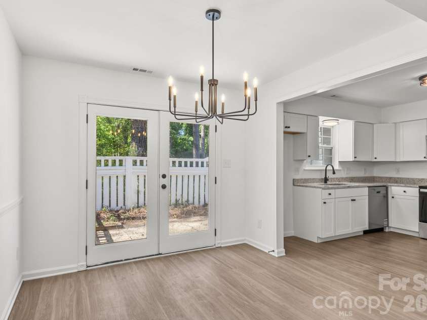 8517 Castle Pine Court, Charlotte, NC 28226.  MLS# CAR4369811, YatesRealty ID 12106. 