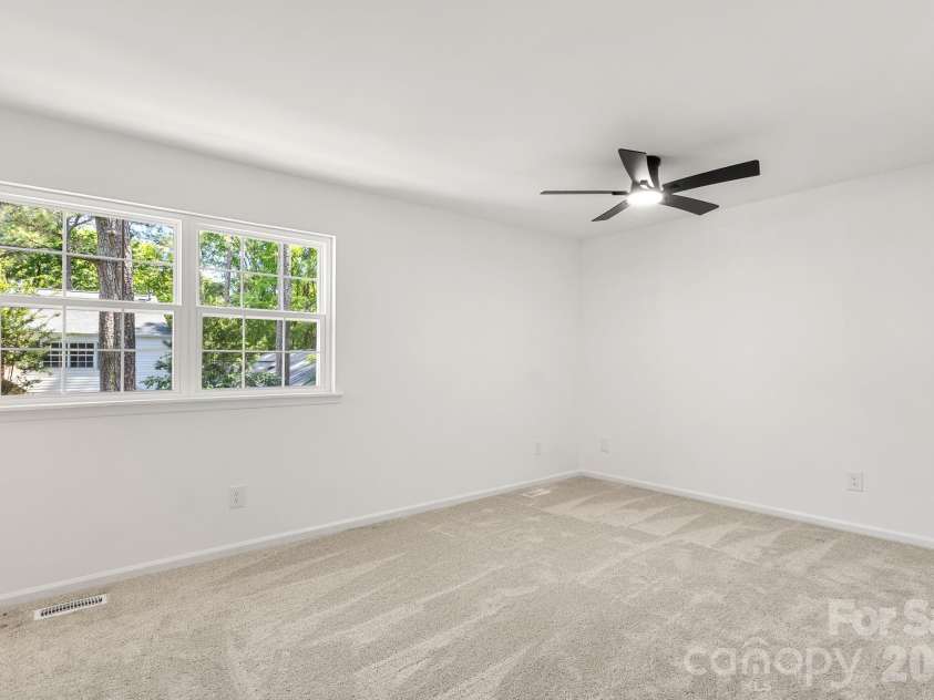 8517 Castle Pine Court, Charlotte, NC 28226.  MLS# CAR4369811, YatesRealty ID 12106. 