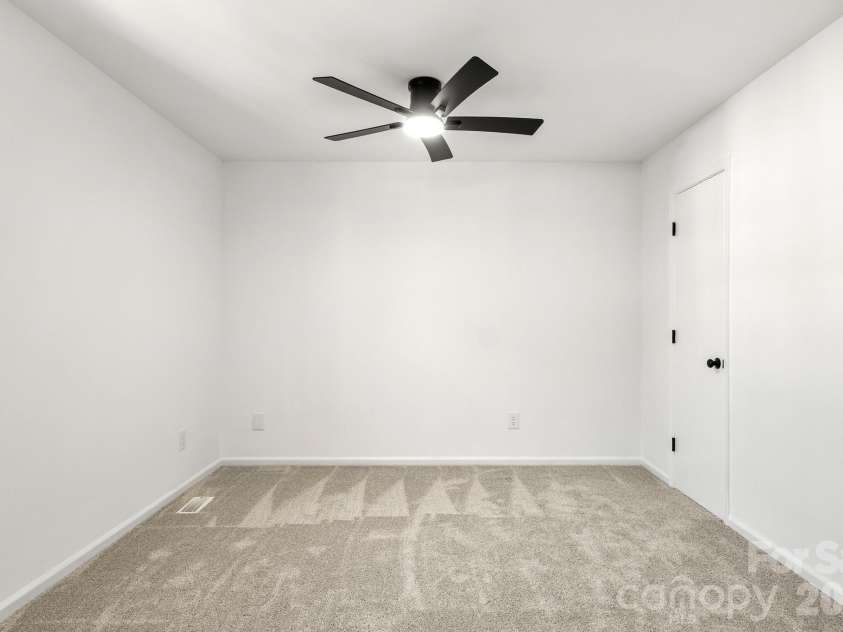 8517 Castle Pine Court, Charlotte, NC 28226.  MLS# CAR4369811, YatesRealty ID 12106. 