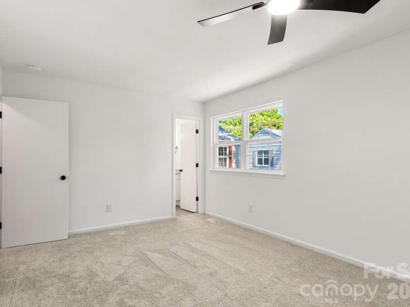 8517 Castle Pine Court, Charlotte, NC 28226.  MLS# CAR4369811, YatesRealty ID 12106. 