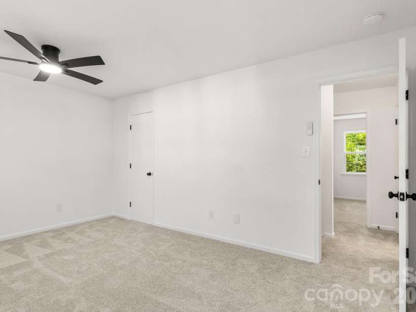 8517 Castle Pine Court, Charlotte, NC 28226.  MLS# CAR4369811, YatesRealty ID 12106. 