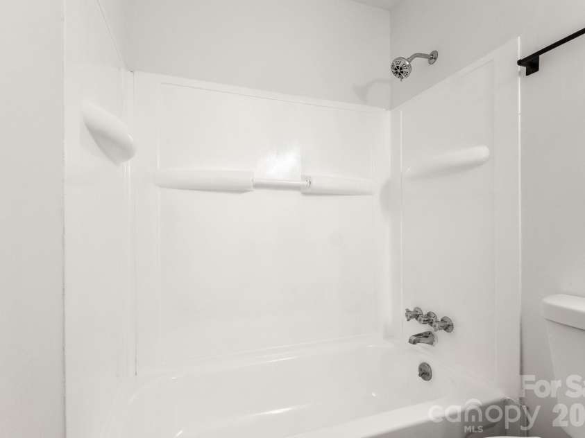 8517 Castle Pine Court, Charlotte, NC 28226.  MLS# CAR4369811, YatesRealty ID 12106. 