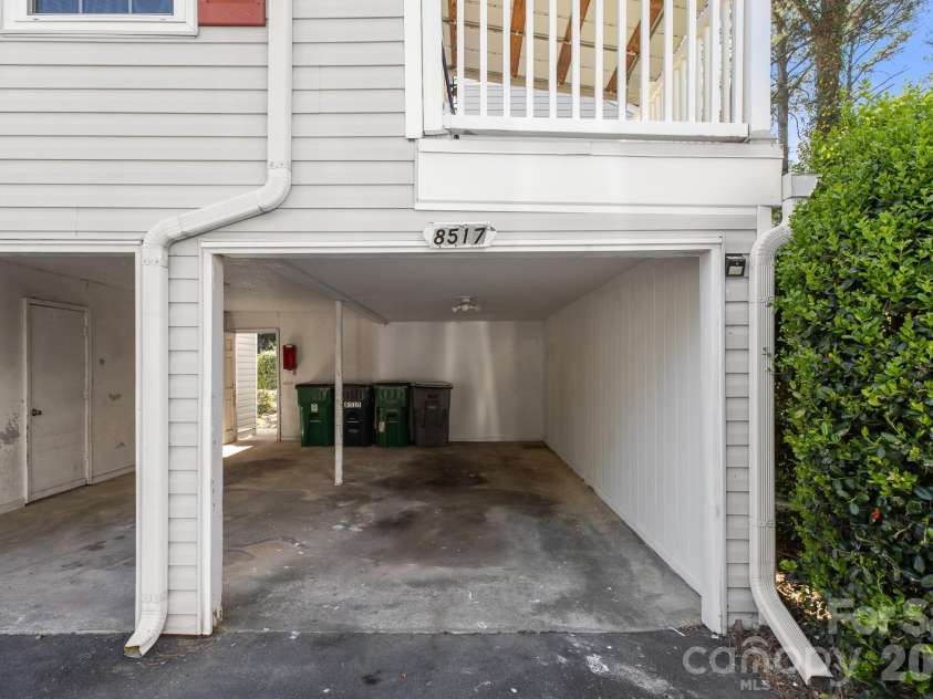 8517 Castle Pine Court, Charlotte, NC 28226.  MLS# CAR4369811, YatesRealty ID 12106. 