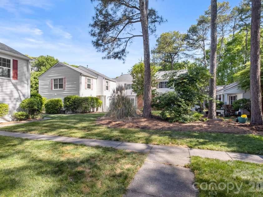 8517 Castle Pine Court, Charlotte, NC 28226.  MLS# CAR4369811, YatesRealty ID 12106. 