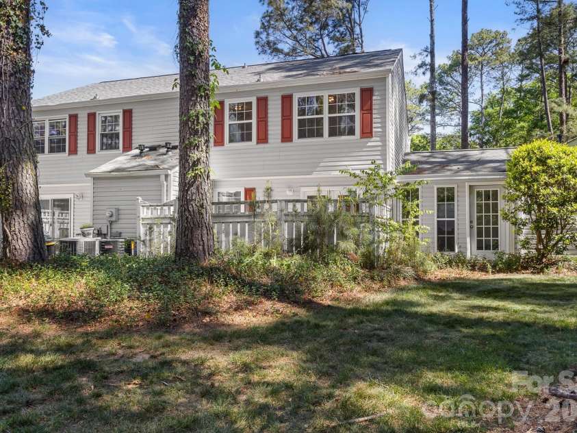 8517 Castle Pine Court, Charlotte, NC 28226.  MLS# CAR4369811, YatesRealty ID 12106. 