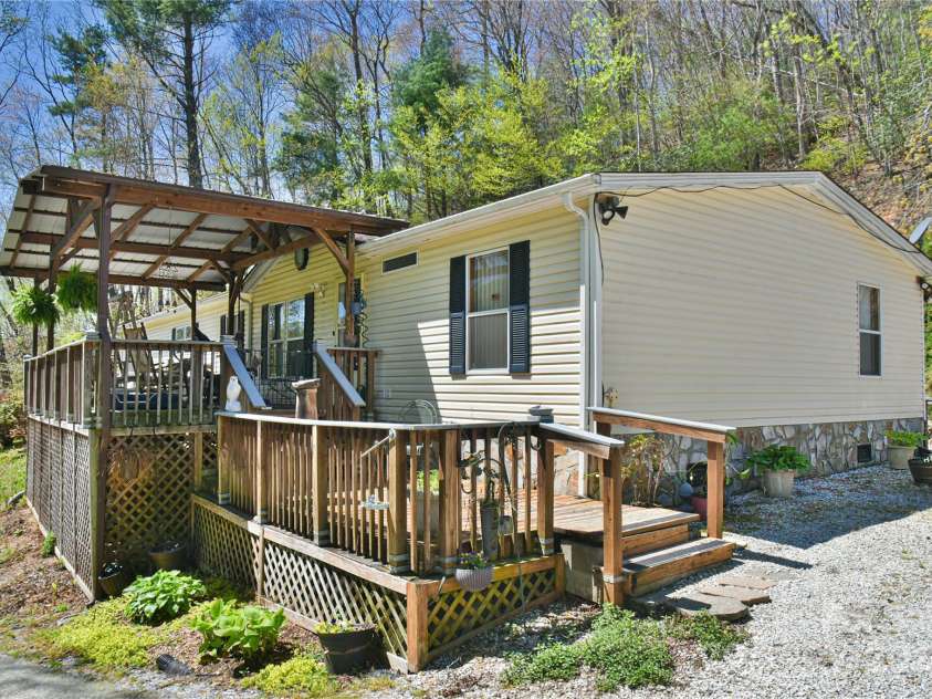 1707 Honeycutt Road, Marion, NC 28752.  MLS# CAR4228547, YatesRealty ID 12107. 