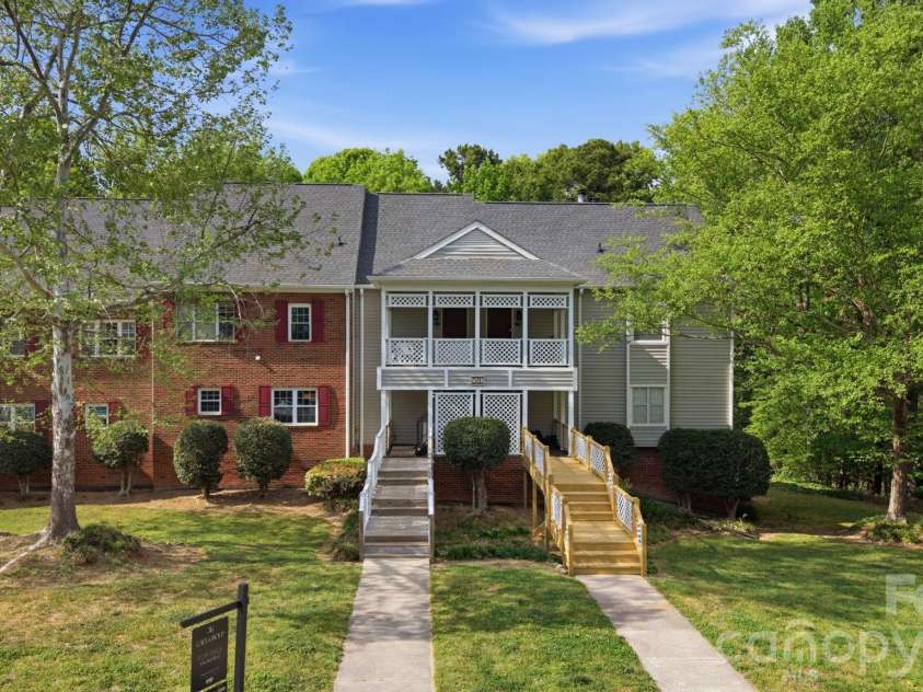 503 Gooseneck Drive, Cary, NC 27513.  MLS# CAR4369487, YatesRealty ID 12107. 