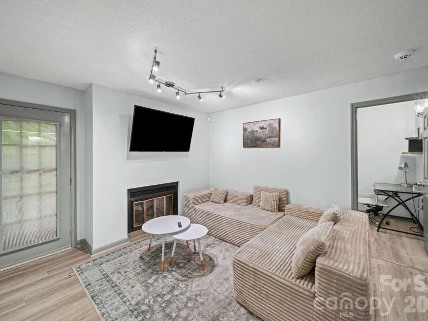 503 Gooseneck Drive, Cary, NC 27513.  MLS# CAR4369487, YatesRealty ID 12107. Living Room
