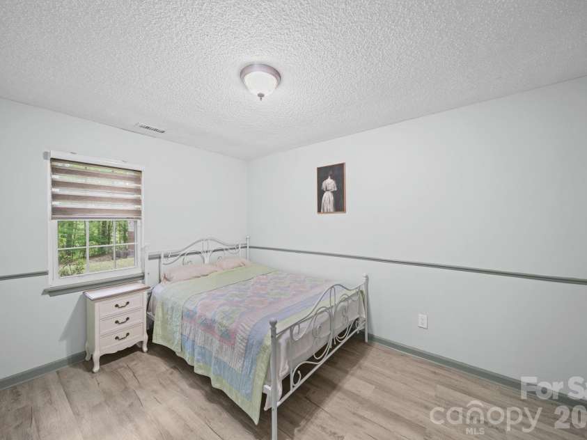 503 Gooseneck Drive, Cary, NC 27513.  MLS# CAR4369487, YatesRealty ID 12107. Primary Bedroom