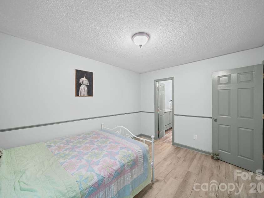 503 Gooseneck Drive, Cary, NC 27513.  MLS# CAR4369487, YatesRealty ID 12107. Primary Bedroom