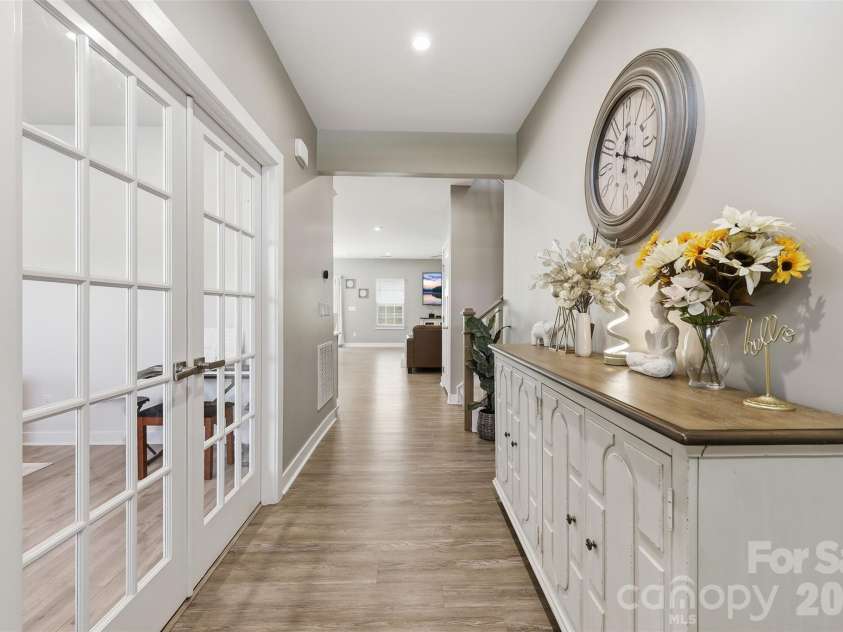 10258 Paper Birch Drive, Charlotte, NC 28215.  MLS# CAR4370011, YatesRealty ID 12108. 